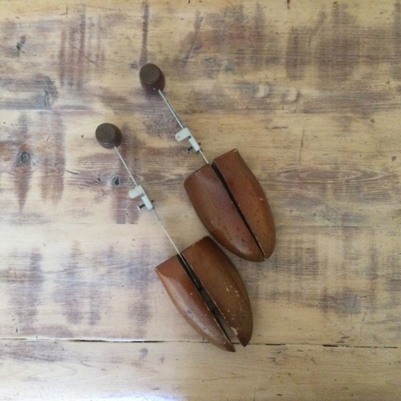 Vintage Shoe stretchers, Wood shoe stretchers - Picture 2 of 4